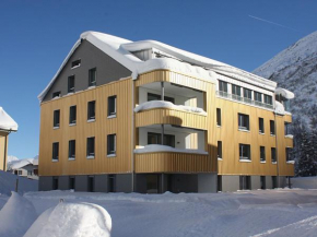 Realp-Andermatt 3,5 locali giardino privato In mezzo la natura, spettacolare per appassionati montanbike, pesca ecc In inverno fai sci di fondo dal giardino e con il treno davanti a casa si raggiunge 